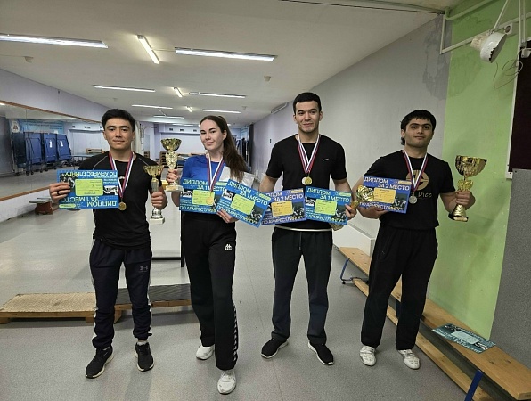 Студенты ГИПУ – чемпионы турнира по армрестлингу в Кирове