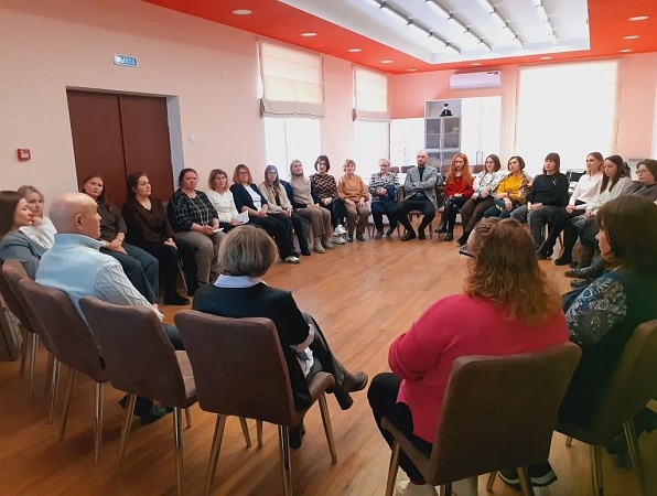 ГИПУ обучает специалистов школьных служб примирения