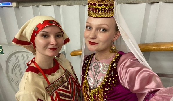 «Ромашка» выступила на одной сцене с лучшими народными коллективами страны