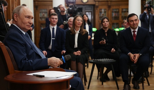 Владимир Путин встретился с учителями и студентами педагогических специальностей