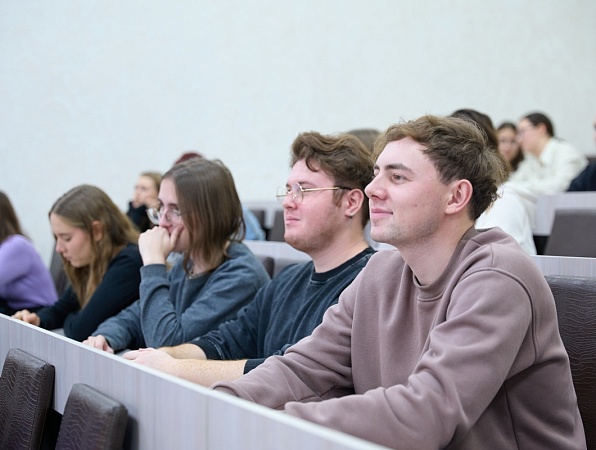 На Школе кураторов обсудили семейные и духовные ценности