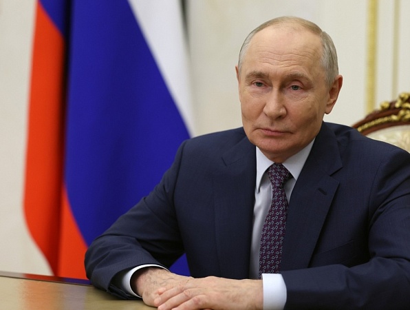 Президент РФ Владимир Путин поздравил педагогов с Днем учителя