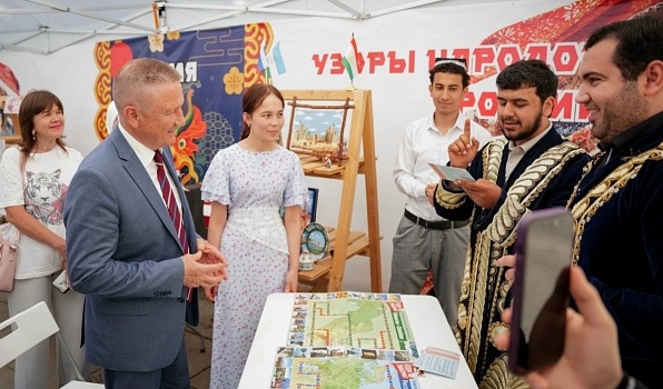 Иностранные студенты ГИПУ познакомили глазовчан с культурой Востока на Дне города