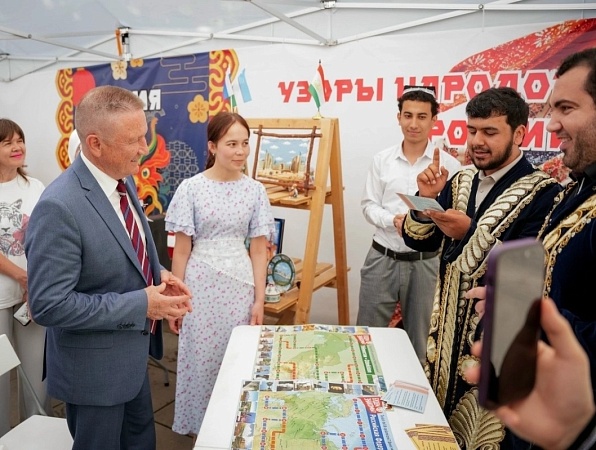 Иностранные студенты ГИПУ познакомили глазовчан с культурой Востока на Дне города