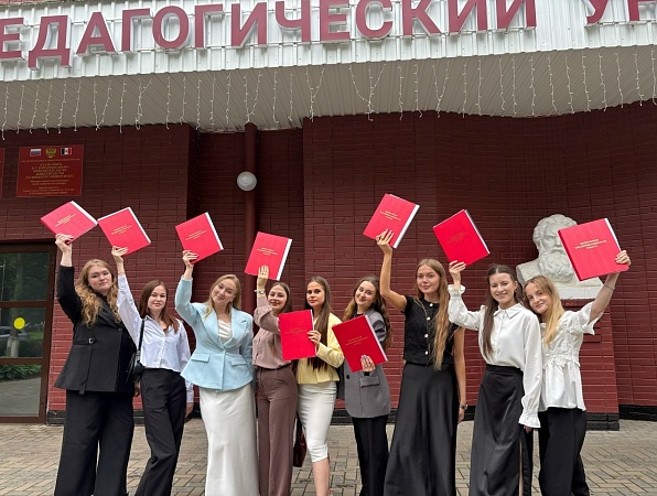 Выпускницы-филологи ГИПУ защитили дипломы на «отлично» и «хорошо»
