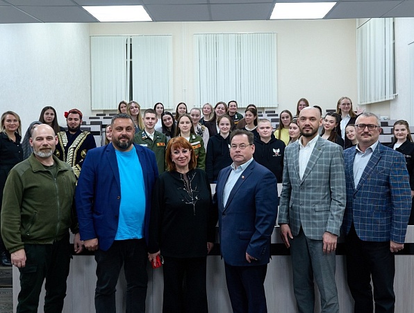 Депутаты городской Думы познакомились со студенческими объединениями