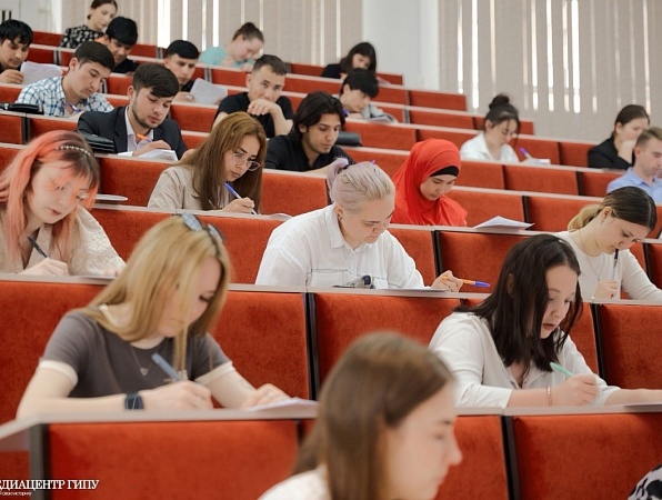 Искусственный интеллект в руках филолога